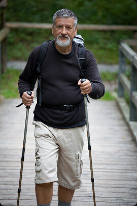 Trening seniorów - nordic walking.